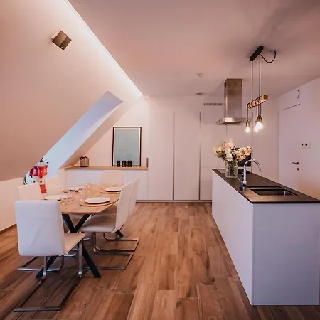 公寓 Modern In The Center Of *